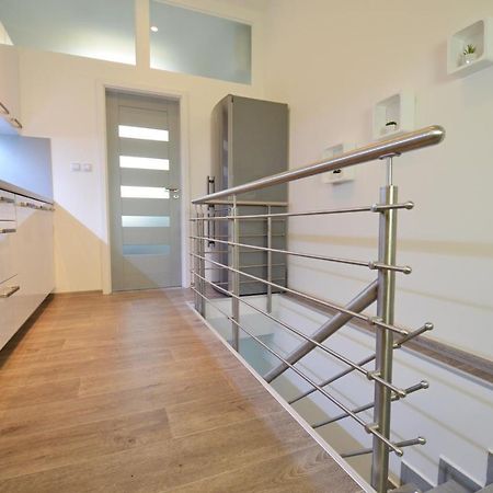 Apartmany Jizdarenska カルロヴィ・ヴァリ エクステリア 写真