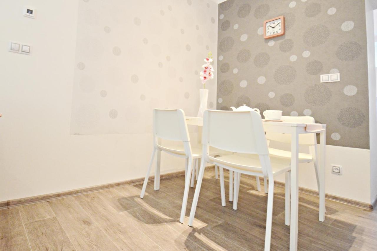 Apartmany Jizdarenska カルロヴィ・ヴァリ エクステリア 写真