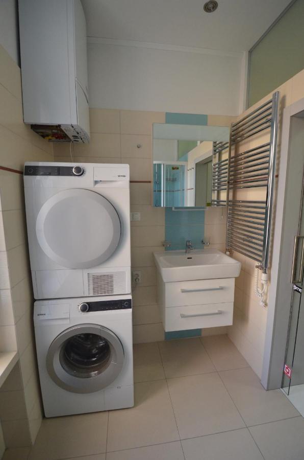 Apartmany Jizdarenska カルロヴィ・ヴァリ エクステリア 写真